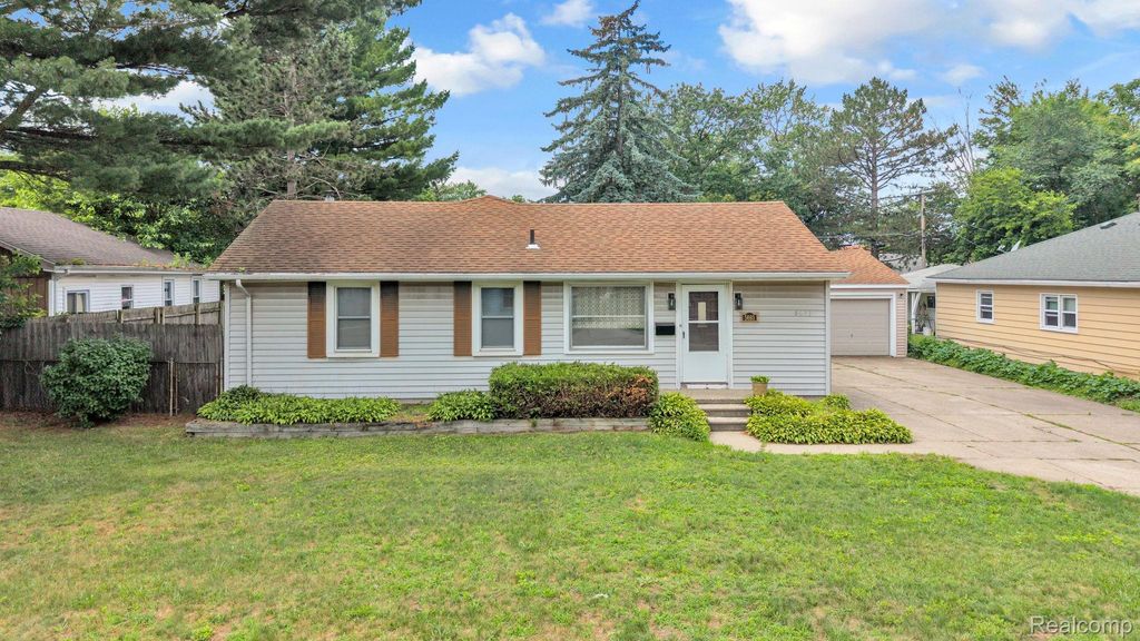 5693 Colonial Street, Dearborn Heights city