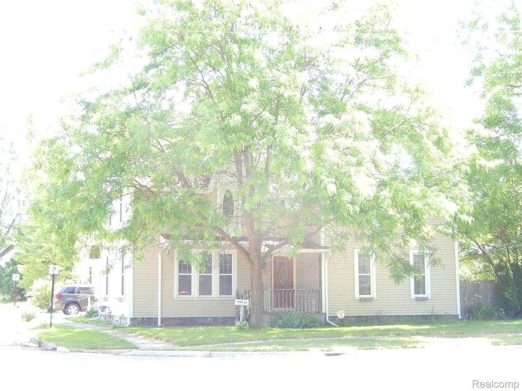 746 N Main Street, Lapeer city