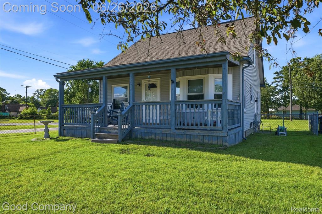4415 Auburn Road, Shelby charter township