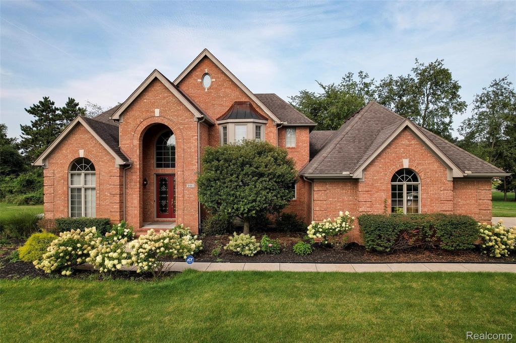 4461 Old Oak Court, Superior charter township