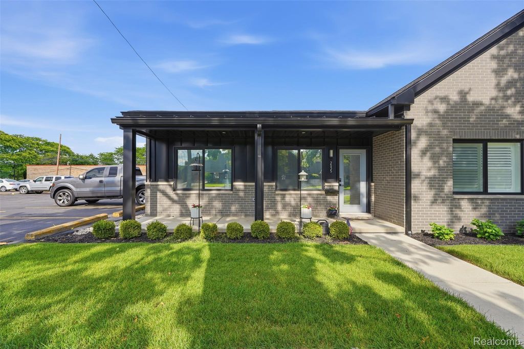 2535 Biddle Avenue, Wyandotte city