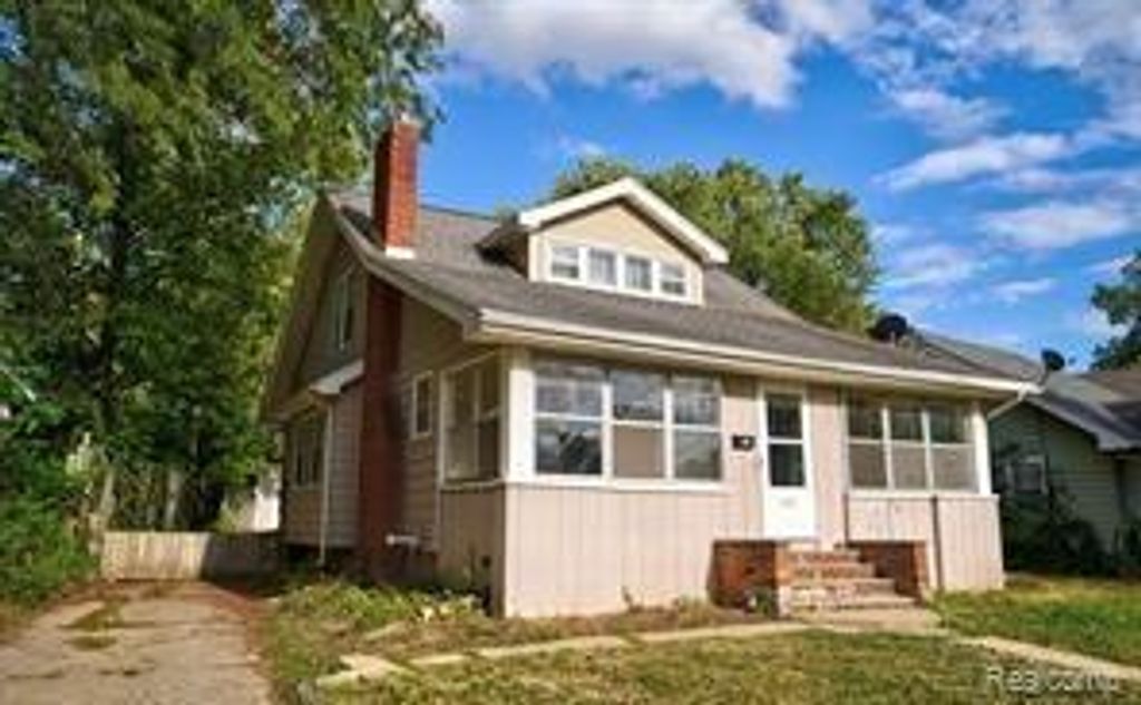 802 Marquette Street, Flint