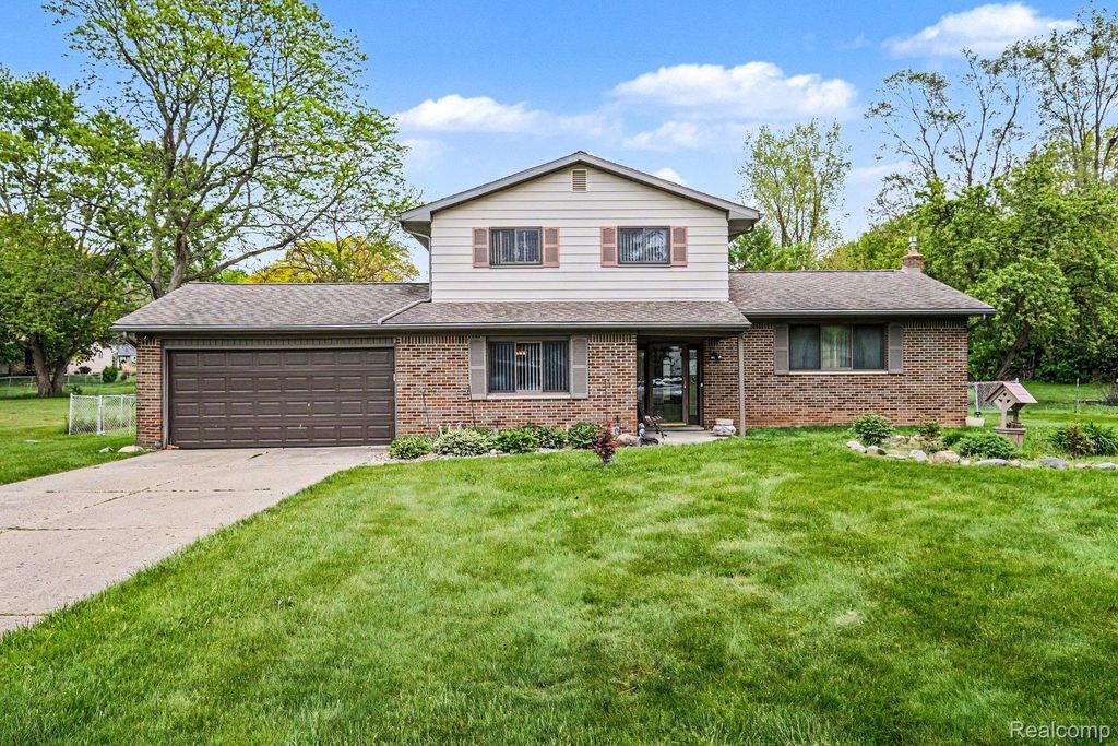 1148 Carter Drive, Flint charter township