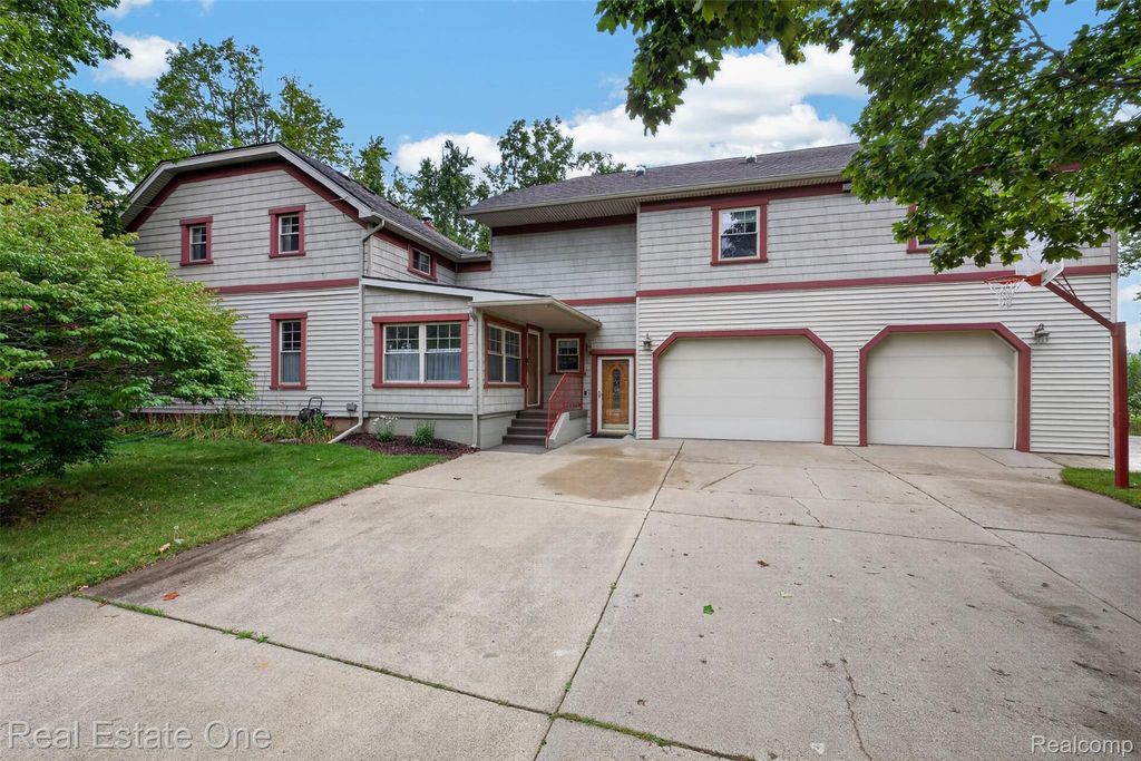 4 N Church Street, Ortonville