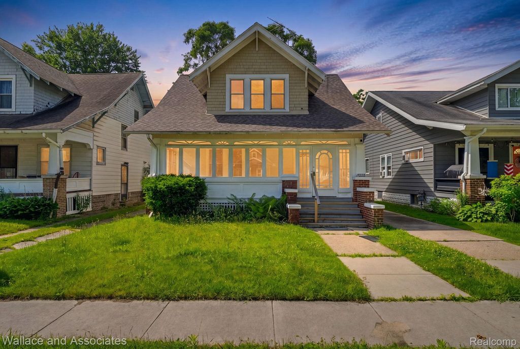 1222 Minnie Street, Port Huron city
