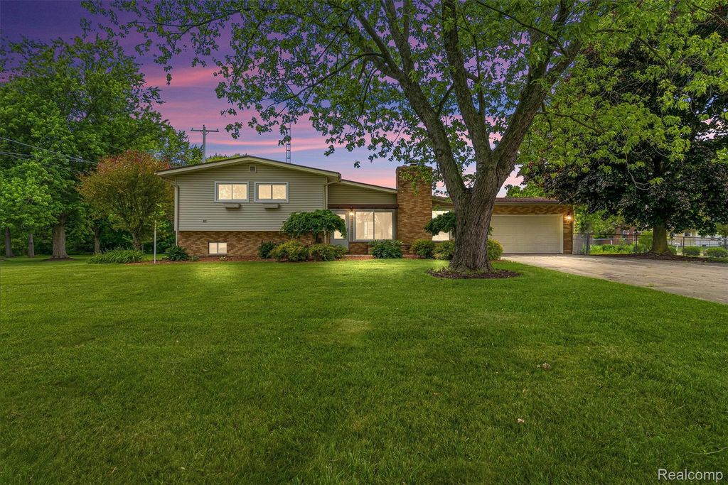 5120 Hillcrest Circle, Genesee charter township