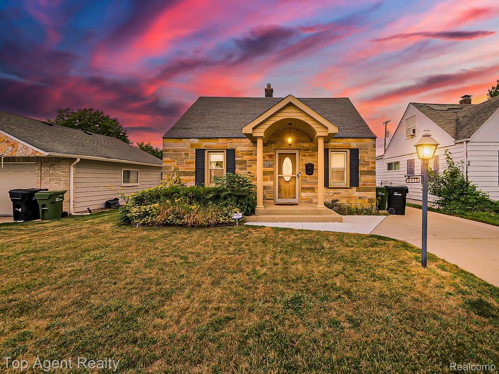 17236 Euclid Avenue, Allen Park city
