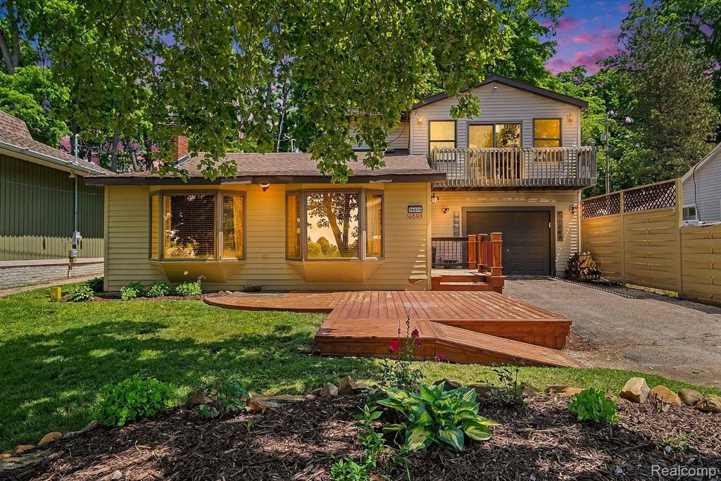 16059 Murray Rd, Argentine township