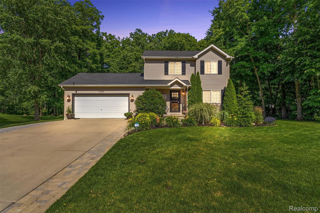 7223 Windbury Lane, Mundy township