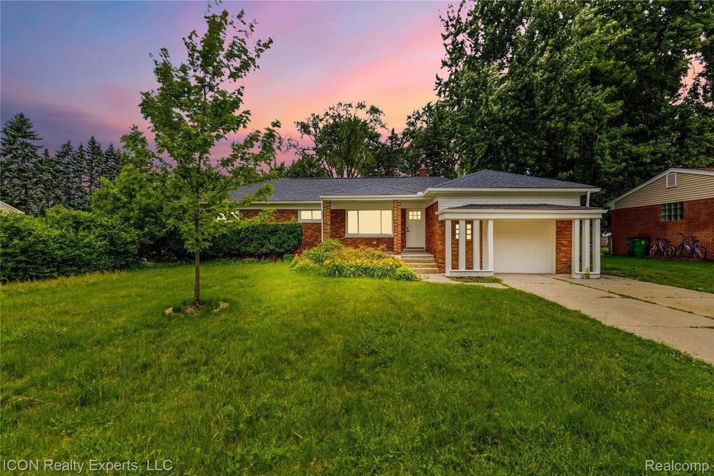 4901 Robert Street, Shelby charter township