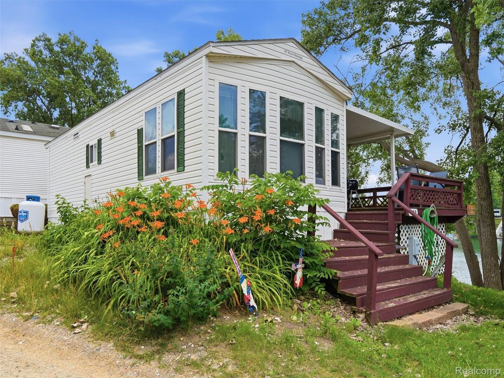 10001 Goodall Road 328, Durand city
