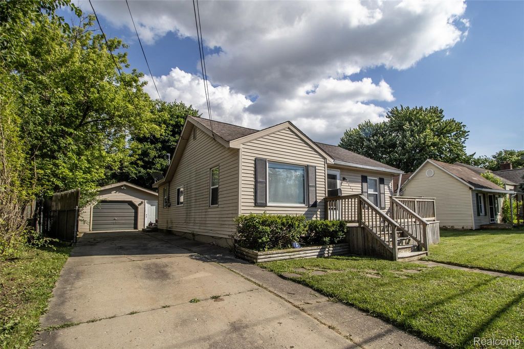 2829 Chicago Boulevard, Flint city