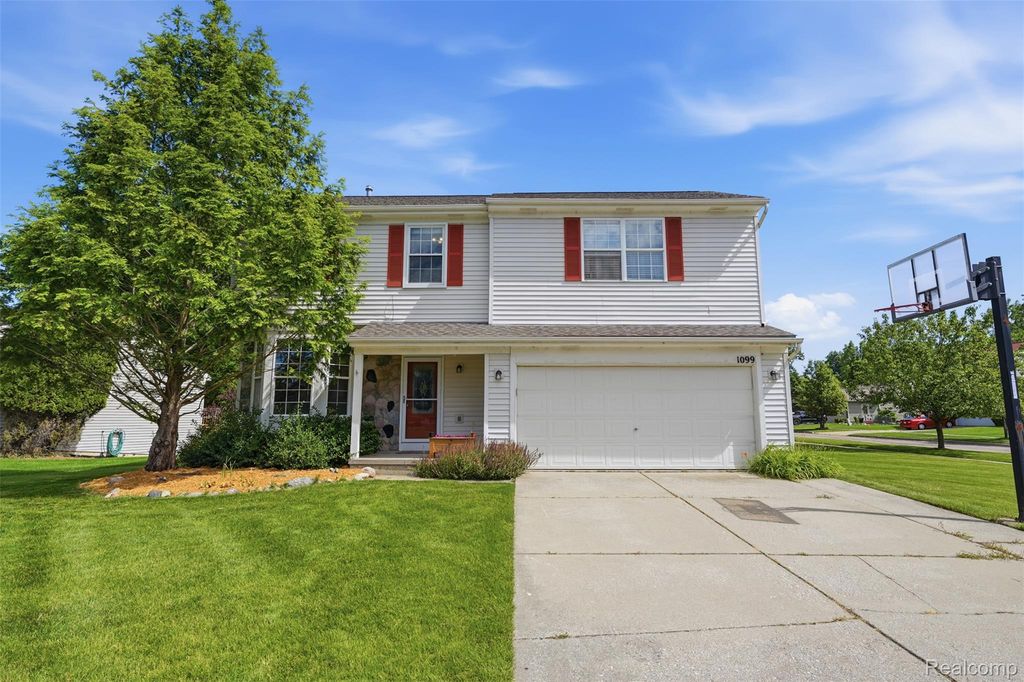 1099 Carriage Hill Drive, Fenton city