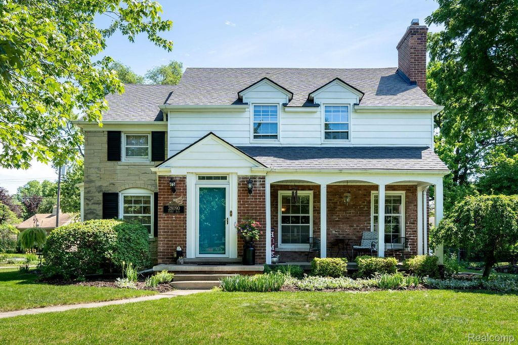 28090 Sunset Boulevard W, Lathrup Village city