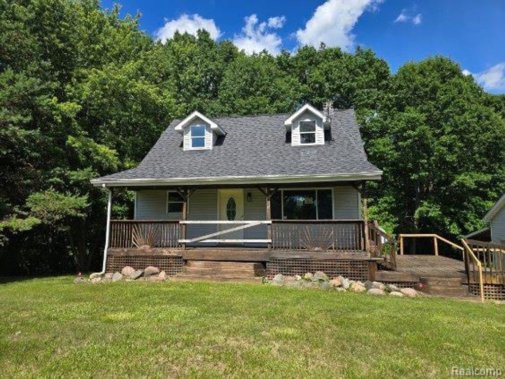 5848 Fostoria Road, Marathon township