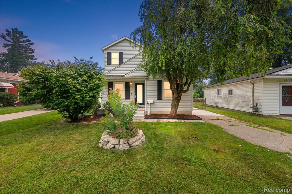 15464 Dixie, Redford charter township