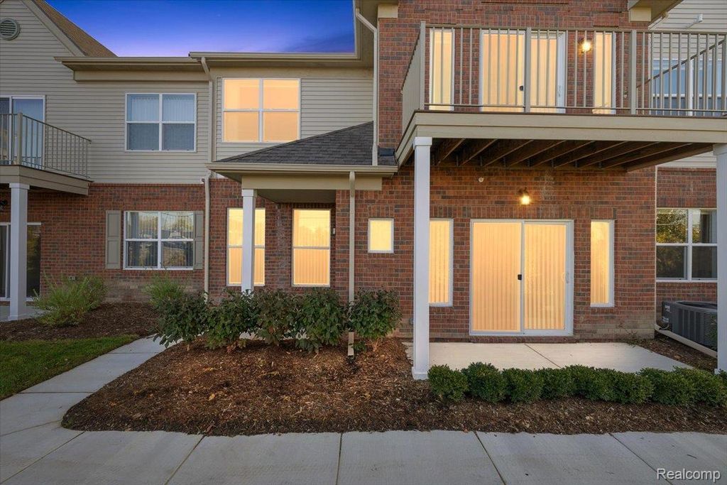 8280 Heywood Circle 2, Sterling Heights city