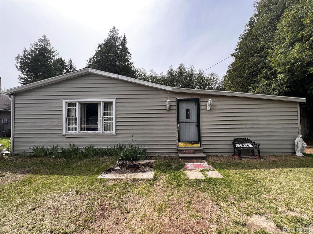 7816 3rd Street, Delaware township