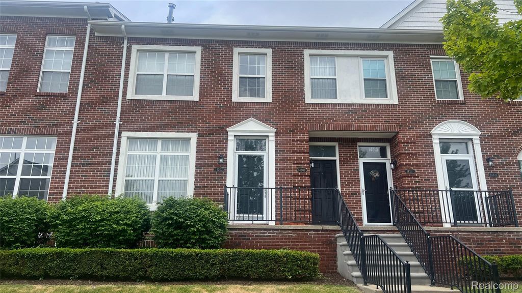14303 Vauxhall Drive 120, Sterling Heights