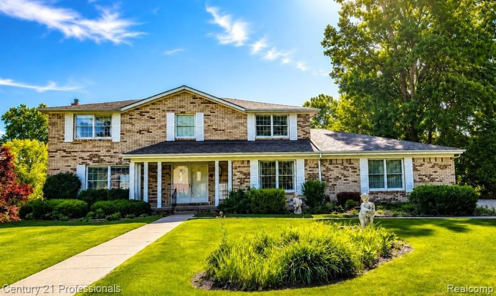 6075 Quaker Lane, Washington township