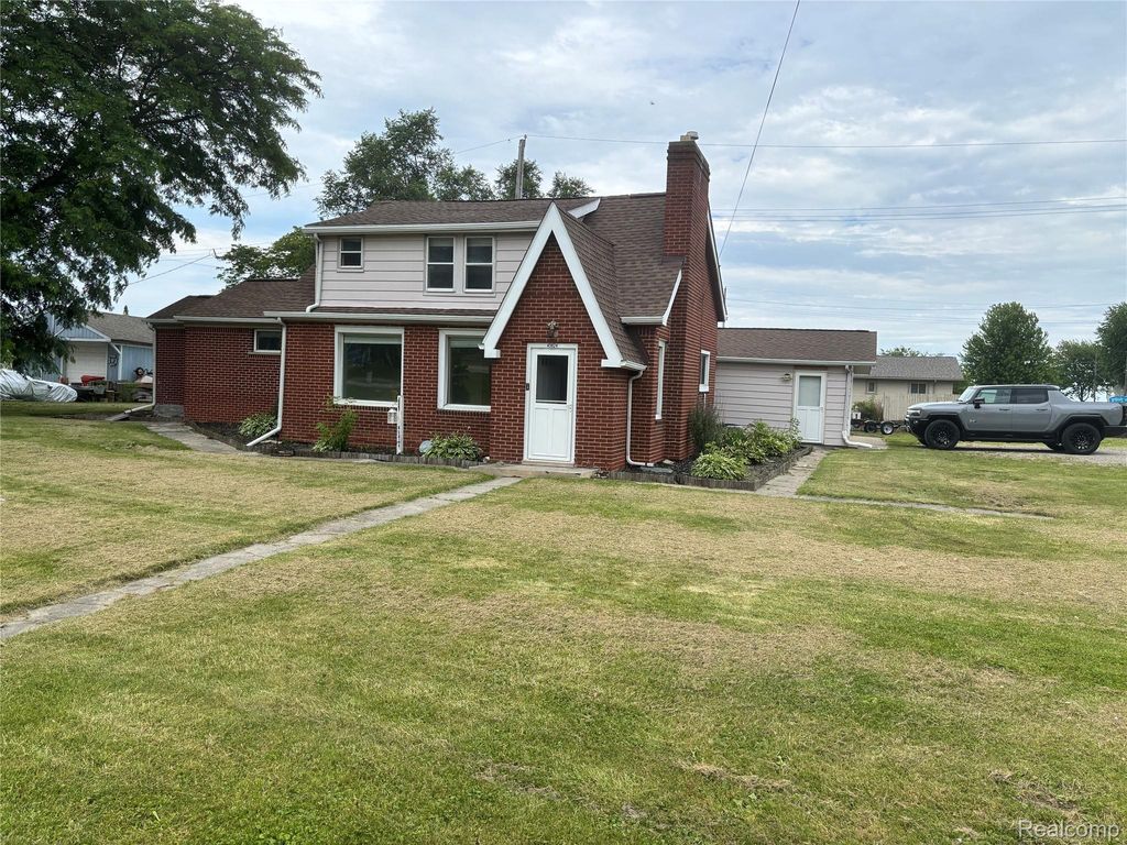 45824 Jefferson Ave, Chesterfield township
