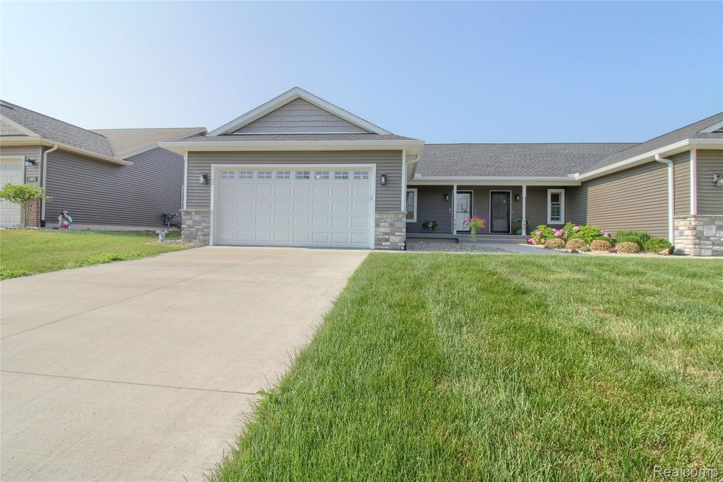 792 Meadows Court, Grass Lake village