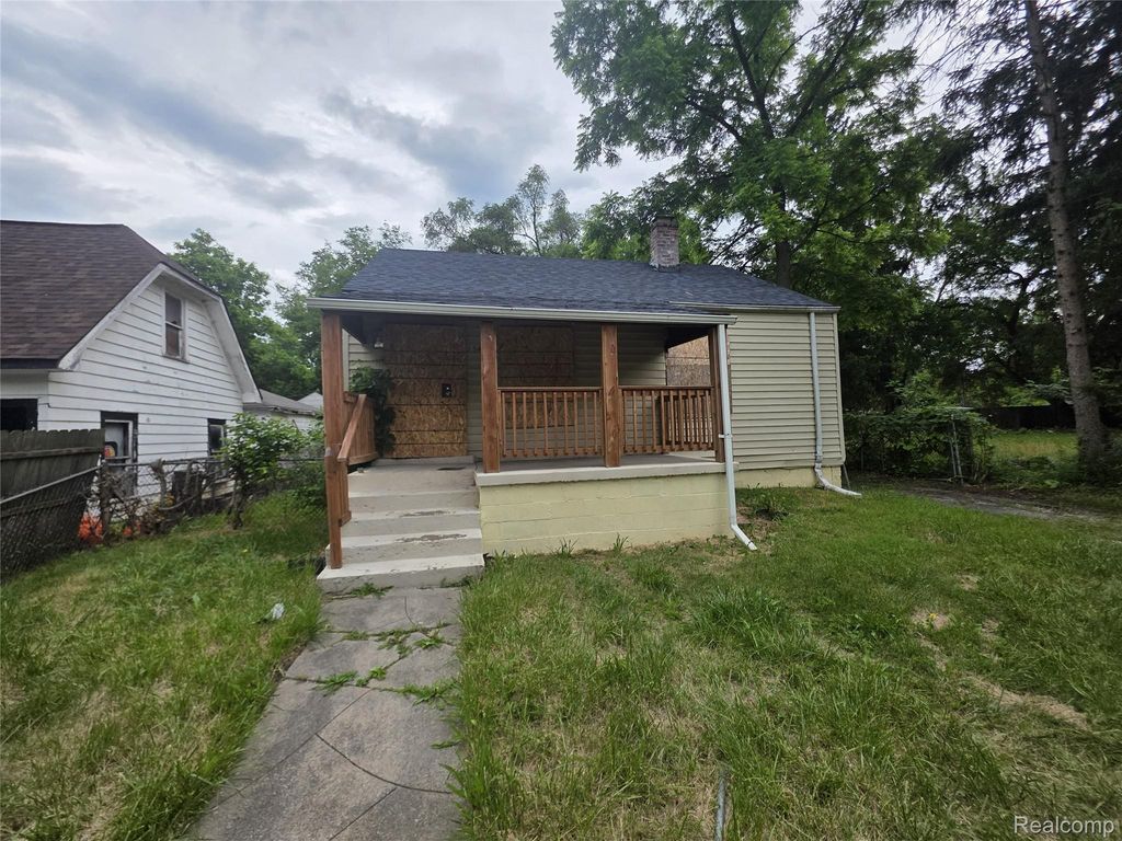 16754 W Parkway Street, Detroit city