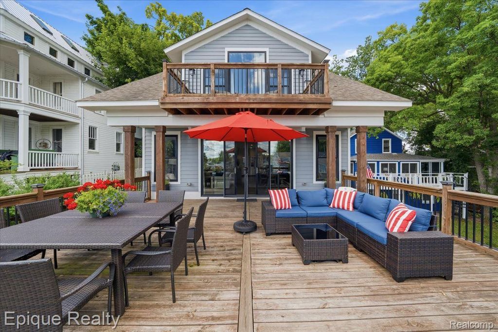 114 Bellevue Avenue, Lake Orion