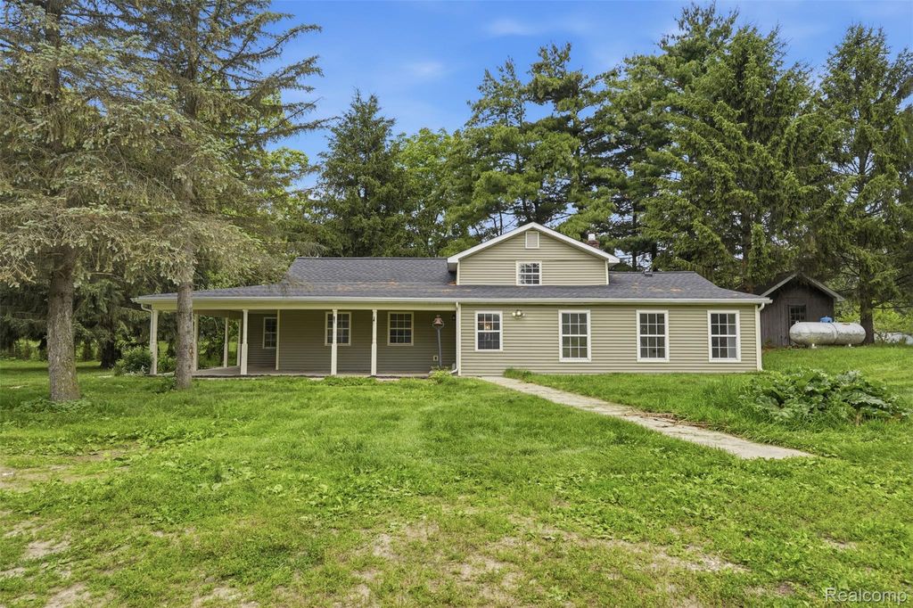8573 W Lovejoy Road, Burns township