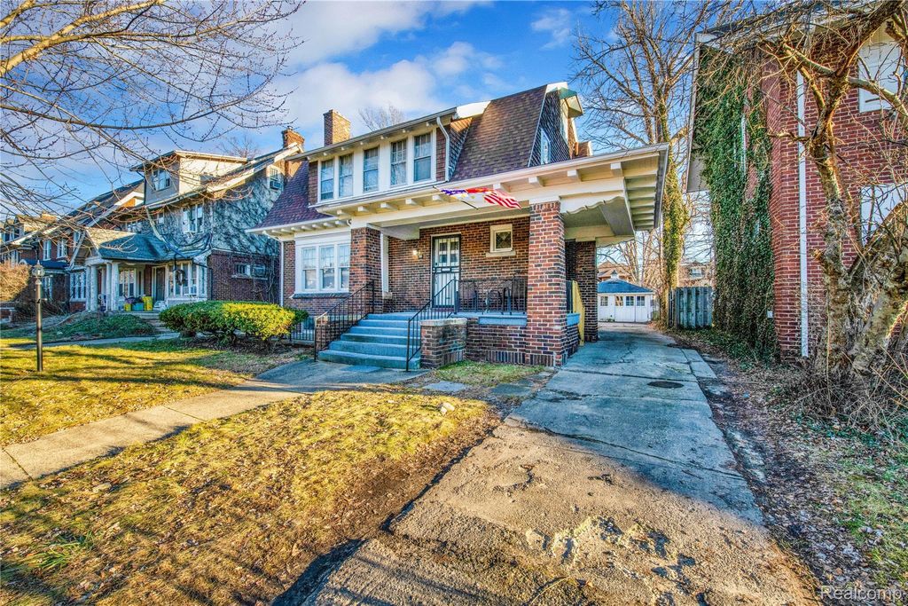 60 Mclean Street, Highland Park city