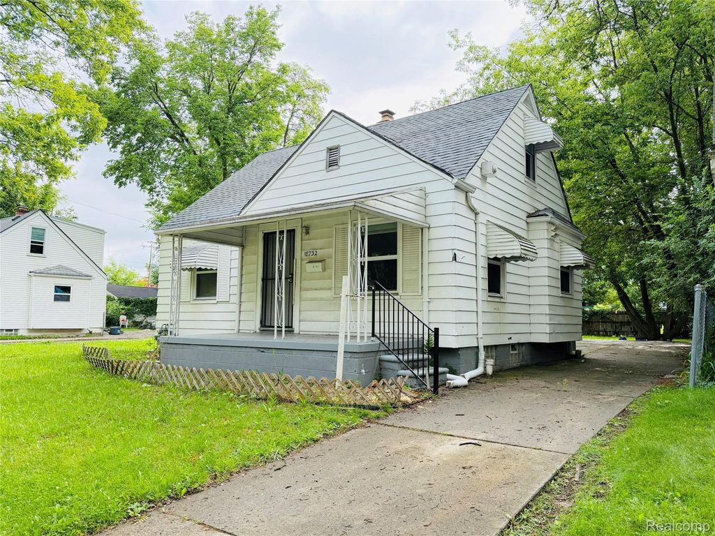 18732 Greenview Avenue, Detroit city