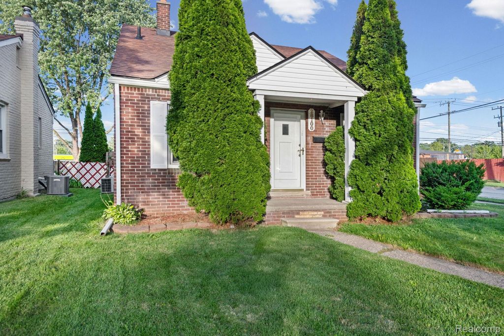 28100 Glenwood Street, St. Clair Shores city