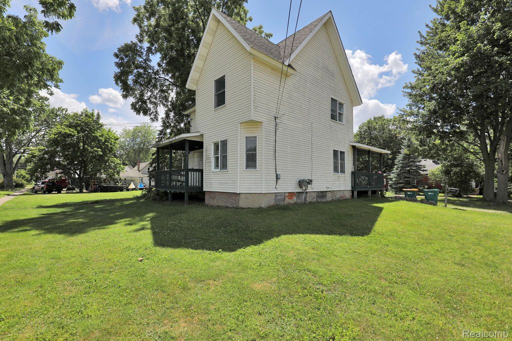 105 N Scougle Street, Durand city