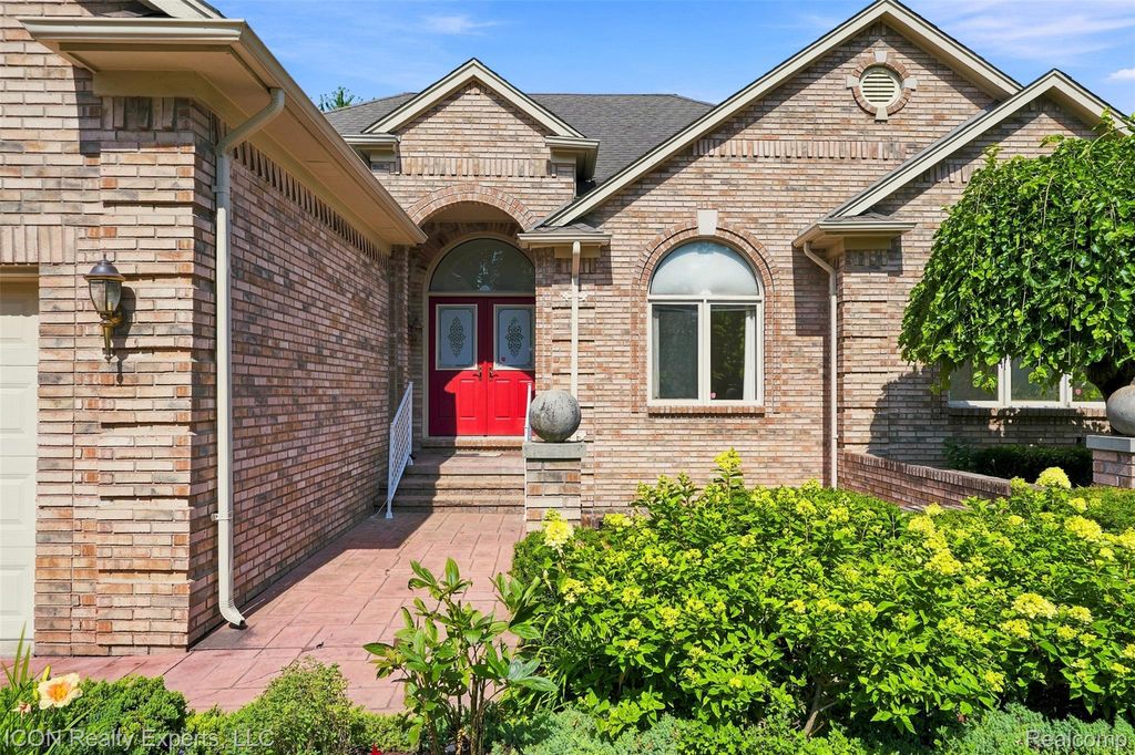 49147 Dunhill Drive, Macomb township