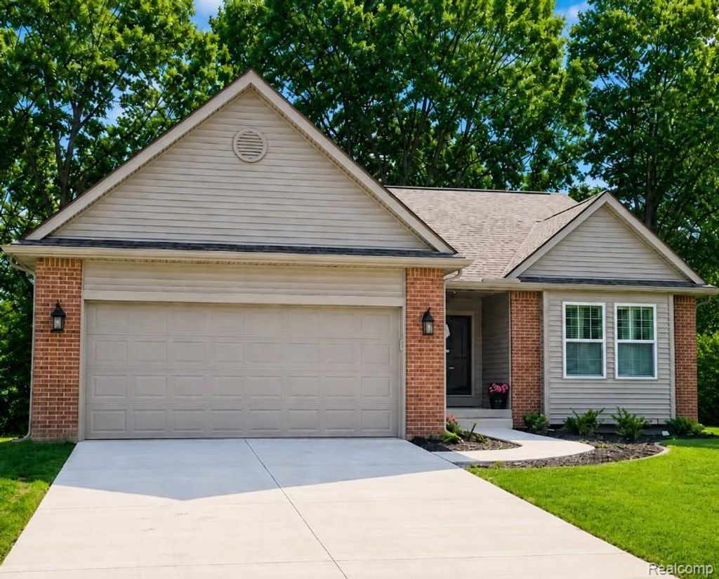 11449 Hidden Oaks Drive, Vienna charter township