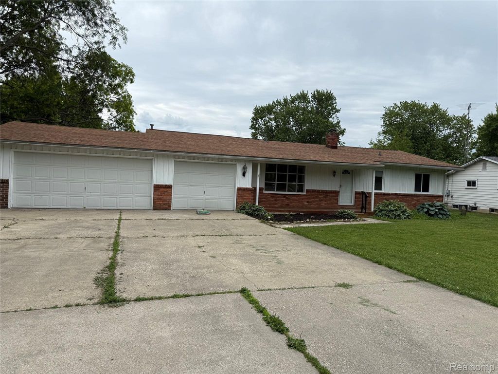5347 Mapletree Drive, Flint charter township
