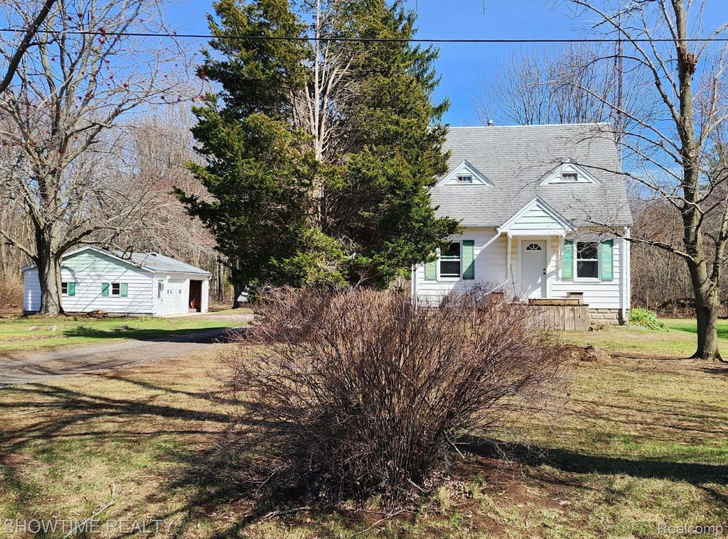 2970 Range Road, Port Huron charter township