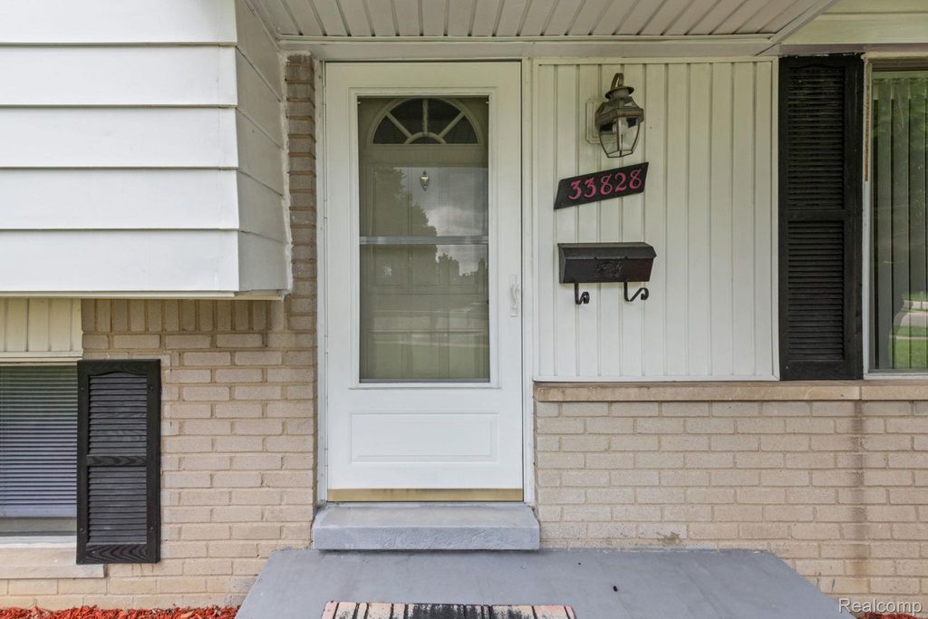 33828 Stonewood Drive, Sterling Heights city