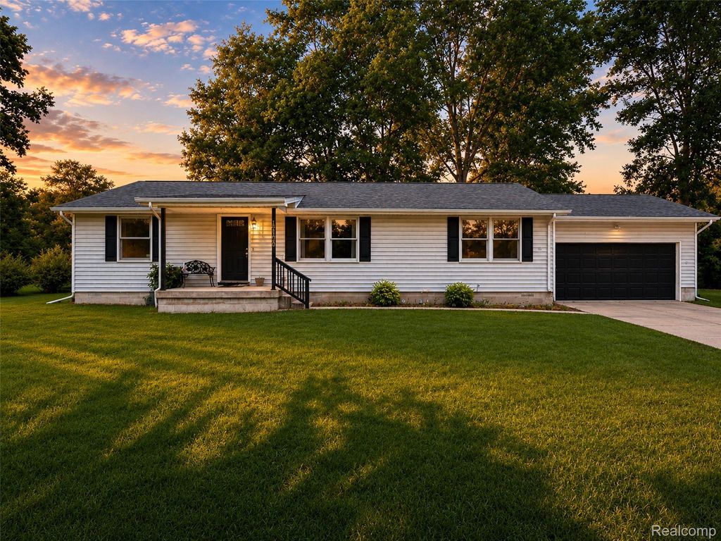 13129 Evelyn Court, Van Buren charter township