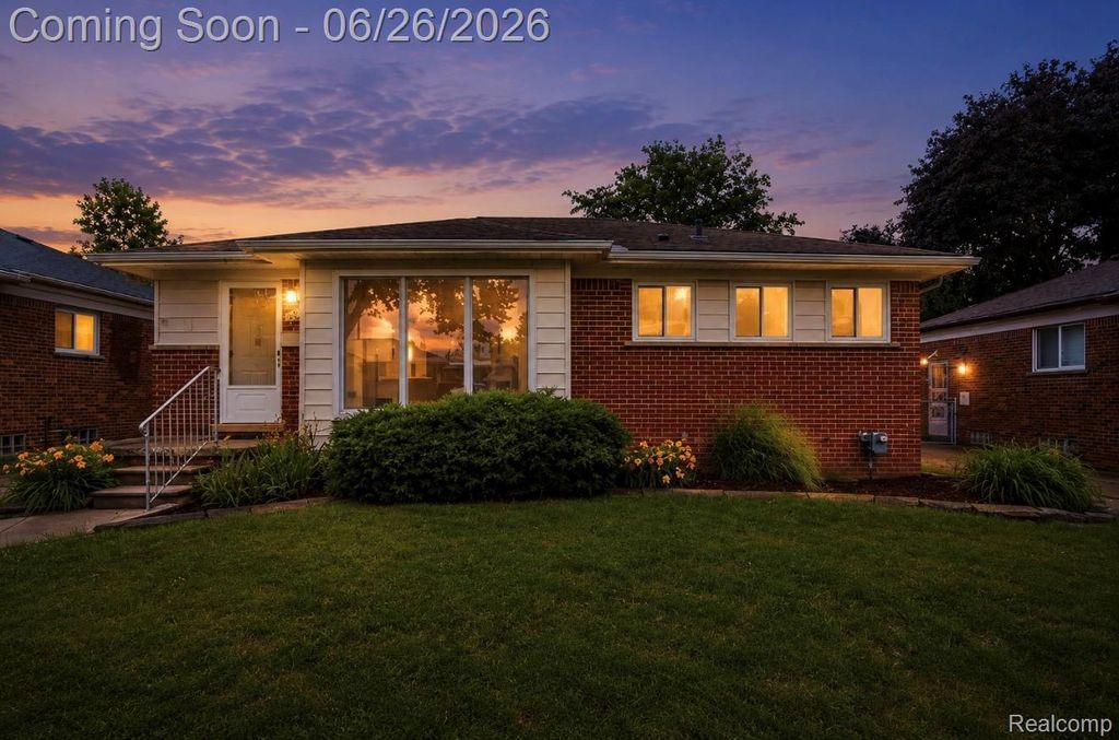 25718 Harmon Street, St. Clair Shores city