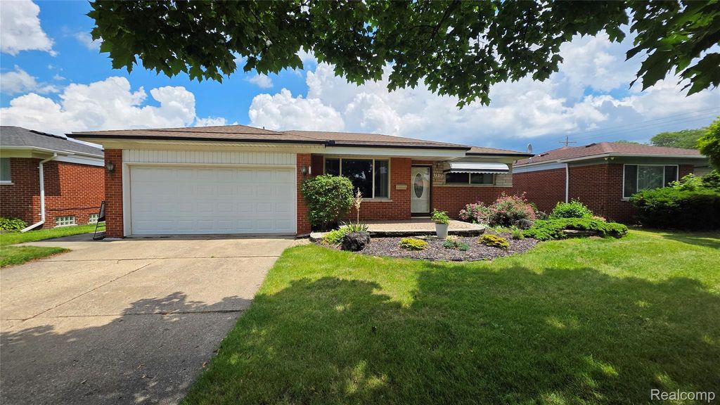 29120 Dover Avenue, Warren city