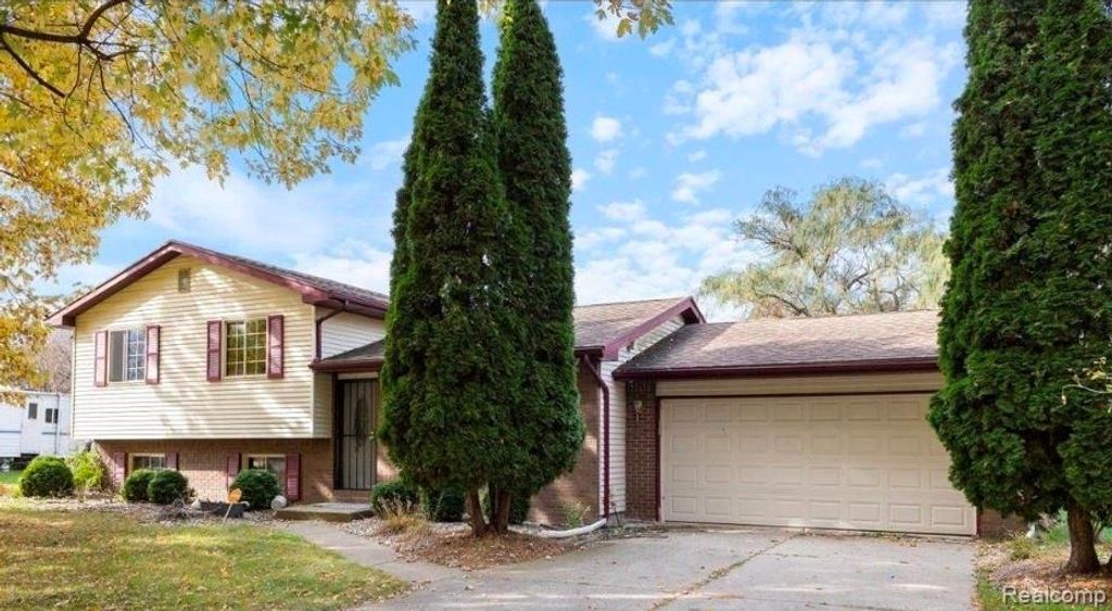 1159 N Linden Road, Flint charter township