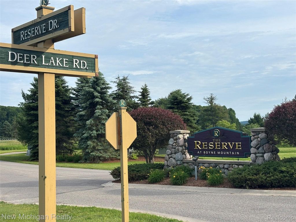 1932 Kitzbuhel Drive, Boyne Valley township