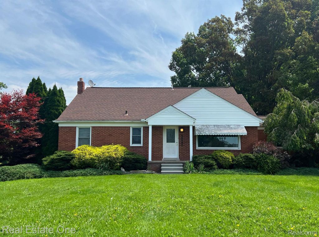 50590 Card Road, Macomb township