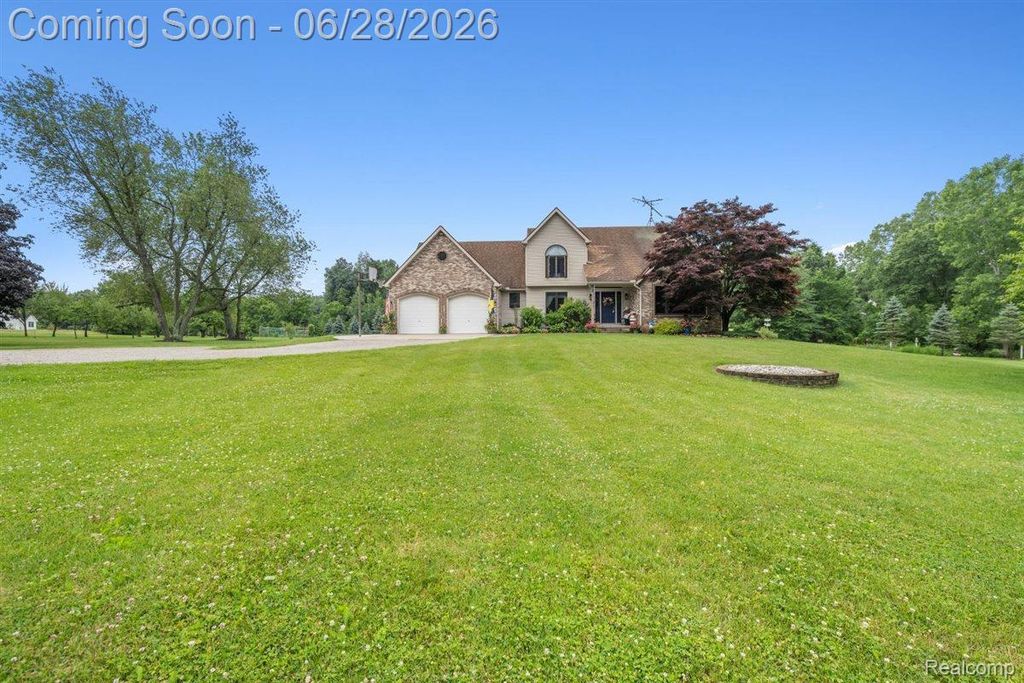 125 Olde Franklin Drive, Howell township