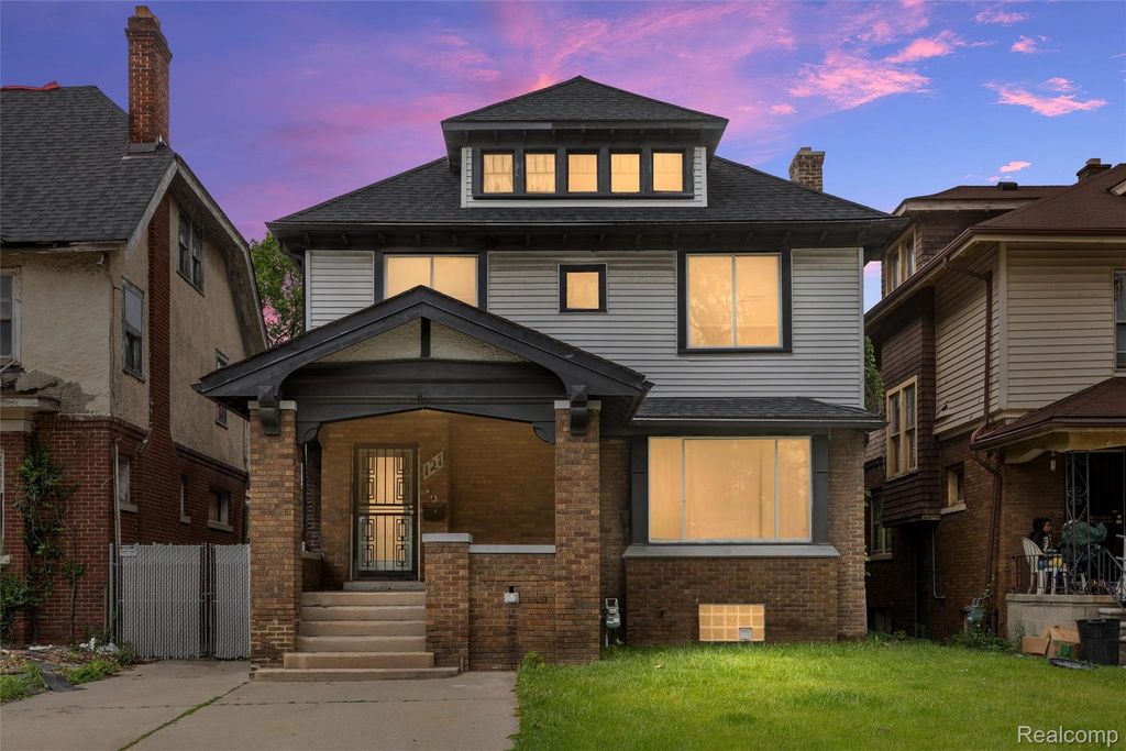 121 Colorado Street, Highland Park city