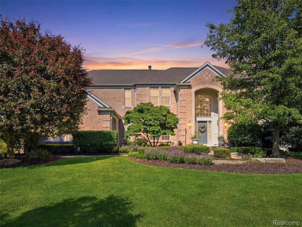 5631 Skye Court, Oakland charter township