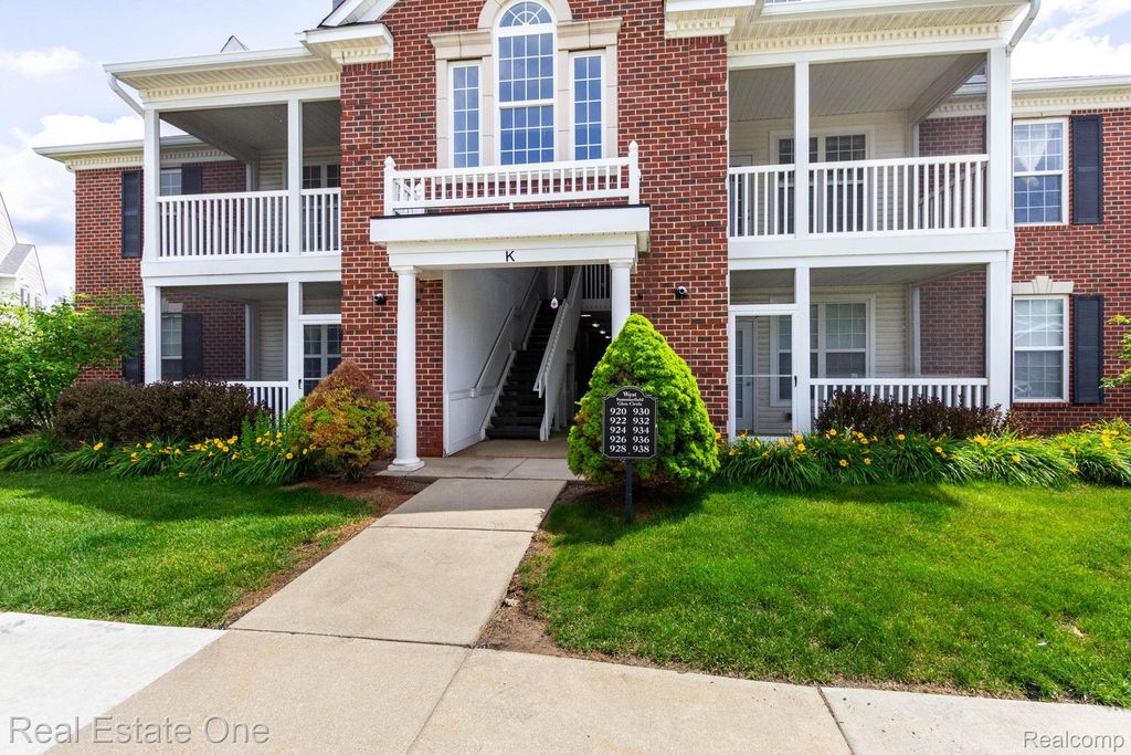 934 W Summerfield Glen Circle, Ann Arbor