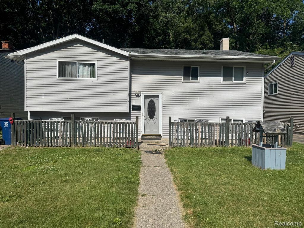 5719 Western Road, Flint city