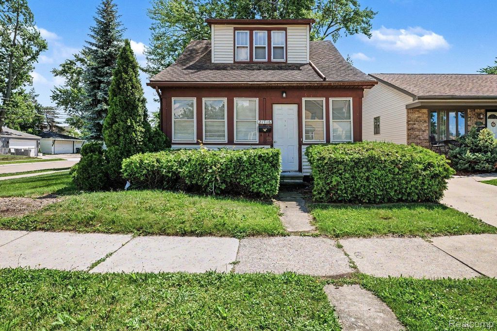 21716 Lakeview Street, St. Clair Shores city